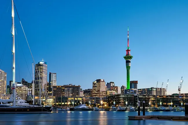 New Zealand extends English rules for work visas