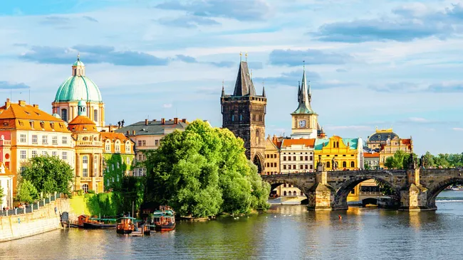  Prague Airport eGates now open to UK and Asian visitors