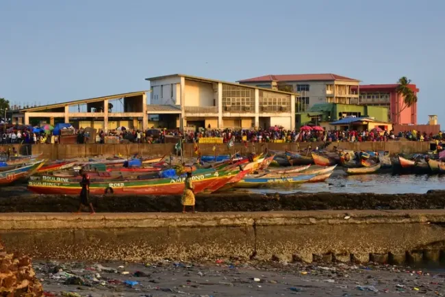 guinea boats local people