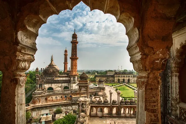 India tightens visa registration rules for foreigners