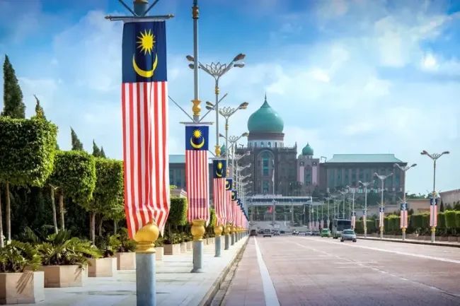 Malaysia flags street