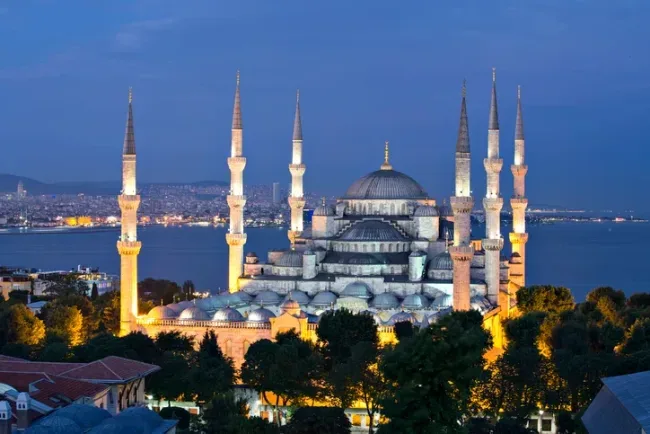 mosque lights city night